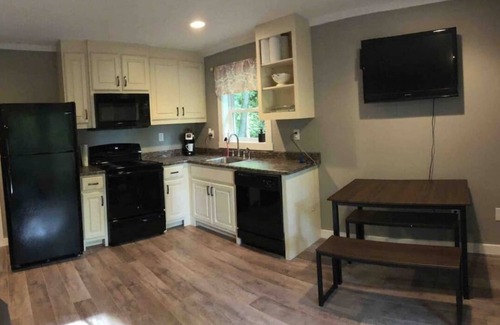 Hendersonville Cabin | Creek and Fire Pit!