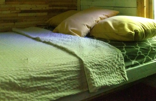 St-Augustin-de-Woburn Ski Chalet | Creek Cottage