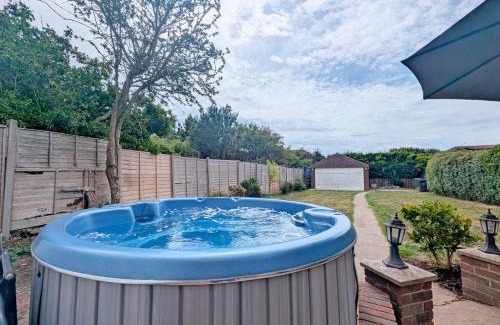 South Hayling House | Creek House with Hot Tub - Coming Soon