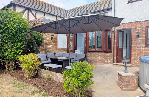 South Hayling House | Creek House with Hot Tub - Coming Soon