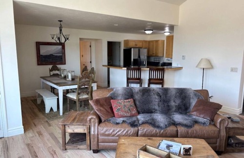 Driggs House | Creek Resort Circle #2