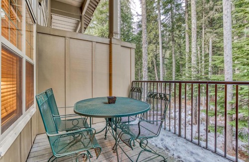 Government Camp Apartment | Creek Ridge Escape