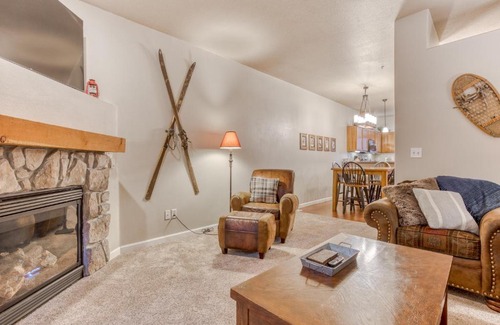 Government Camp Apartment | Creek Ridge Escape