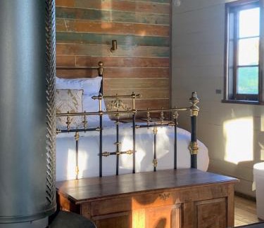 Matheson House | Creek Shack - Off Grid
