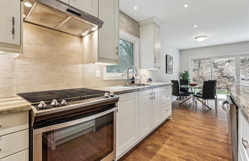 Burlington Cottage | Creek Side Cottage