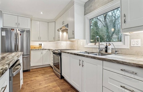 Burlington Cottage | Creek Side Cottage