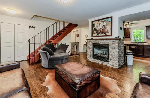 South Bruce Peninsula House | Creek Side Cozy & Serene Cottage Home