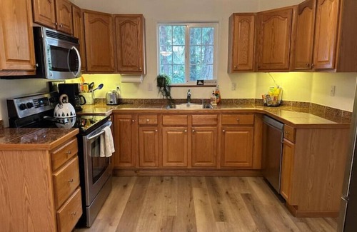 Mount Hood Village Cottage | 🏔 🌲 Creek Side Mt. Hood Adventure Cottage 🌲 🏔