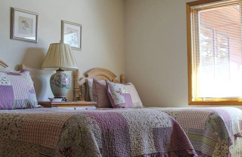 Hermosa House | Creek View Lodge - #8