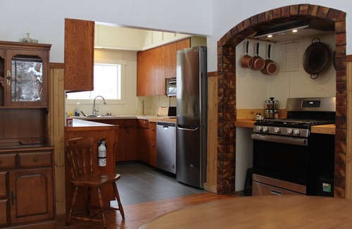 Courtenay House | Creekbanks Cottage - a nature-lover's retreat
