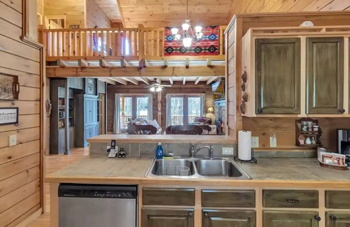 Maggie Valley Cabin | Creekfront in the Heart of Maggie Valley