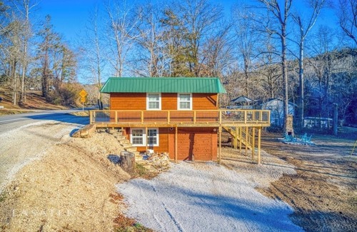 Marble Falls Cabin | Creekside 2-bedroom cabin near the Buffalo River in enchanting Marble Falls