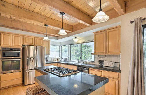 Auburn House | Creekside Auburn Retreat w/ Pool and Sauna!