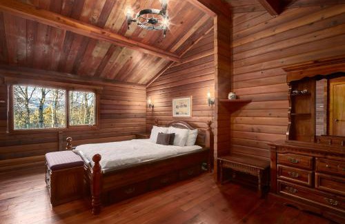East Kootenay House | Creekside Cabin