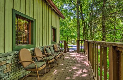 Halfway House | Creekside Cabin about 10 Mi from Bowling Green!
