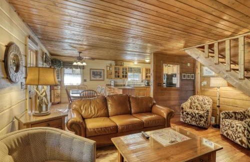 Lead House | Creekside Cabin - Garage