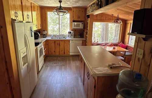 Deadwood Cabin | Creekside Cabin - Minutes from Deadwood/Lead/Spearfish!