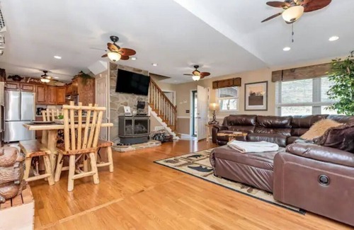 Millers Creek Cabin | Creekside Cabin near Blue Ridge Parkway