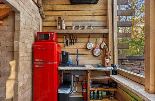 Florence Cabin | Creekside Cabin