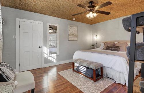 Wimberley House | Creekside Cabins - Creekside Cottage