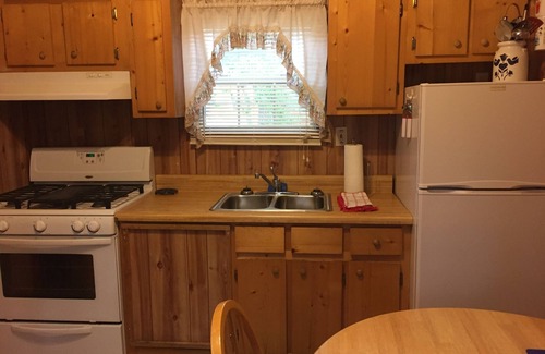 Bryson City Cabin | Creekside Cabins - Mountain Laurel