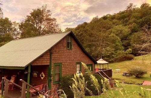 Glenville Cabin | Creekside Cedar Cabin-Hot Tub, King Bed, Rustic'n Romantic