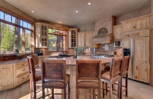 Sunnyside House | Creekside Comfort: Modern Mountain Retreat Near Alpine Meadows & Sunnyside Beach