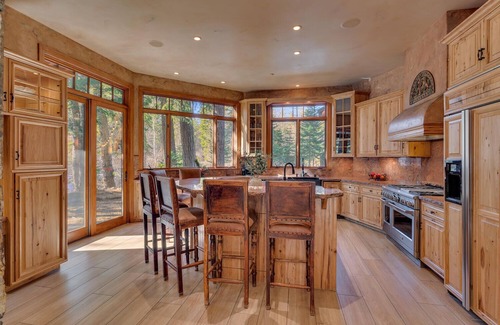 Sunnyside House | Creekside Comfort: Modern Mountain Retreat Near Alpine Meadows & Sunnyside Beach