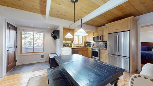Sun Valley Apartment | Creekside Condo 1335