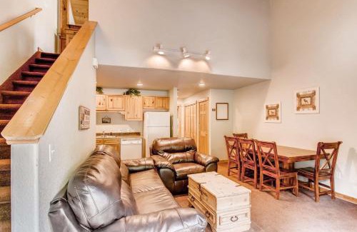 Fall River Estates Apartment | Creekside Condos E by Estes Park Condos