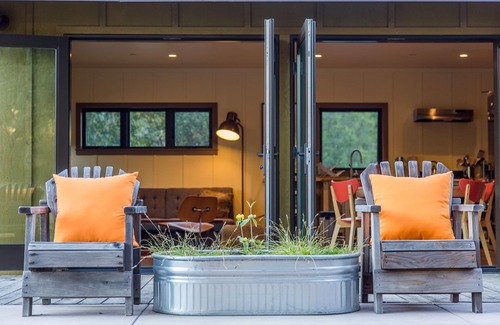 Ukiah House | Creekside Cottage at Whispertree - Privacy, Nature & Serenity!