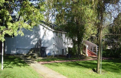Boonville Cottage | Creekside cottage, beautiful counrty cottage (sleeps 2)