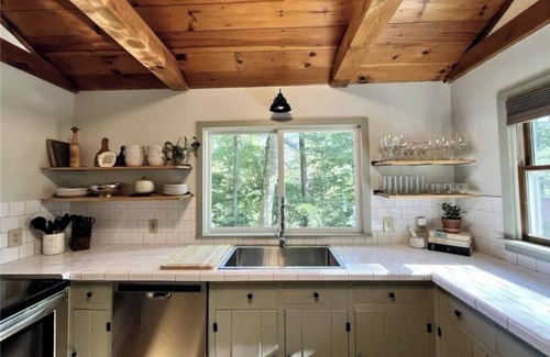 Callicoon House | Creekside cottage-dog friendly!