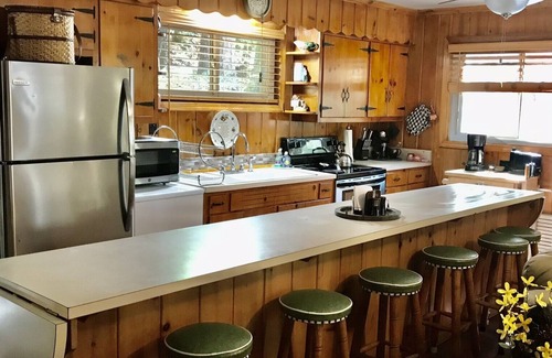 Sunset Cabin | Creekside cottage within walking distance Of Falls & 4 State Parks within 9 ml.