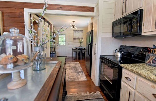 Blairsville House | Creekside Cottages : Sneffles Mountain Luxury in Town