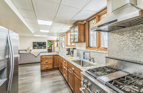 Wheeler Apartment | Creekside Cozy 3BD Near Dunes