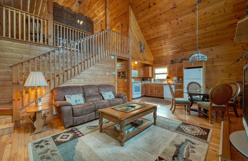 Hiawassee Cabin | Creekside Duck Cabin - Creek Front- Fire Pit