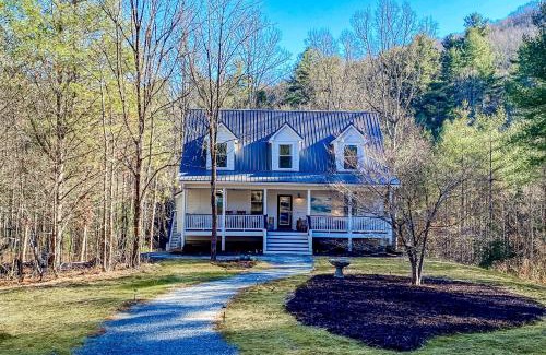 Hendersonville House | Creekside Farmhouse