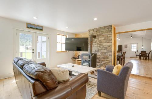 Florissant House | Creekside Florrisant Hideaway - Great for Anglers!