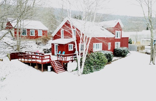 Roxbury House | Creekside Getaway, a spacious, Elegant Catskill Mountain retreat