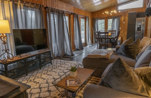 Shadow Mountain House | Creekside Getaway in Evergreen