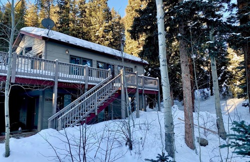 Shadow Mountain House | Creekside Getaway in Evergreen