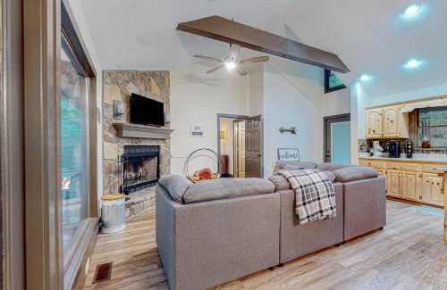 Young Harris House | Creekside Getaway