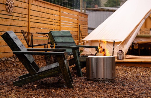 The Dalles Cabin | Creekside Glamping Experience-Luxurious Tent, Farm Animals, Outside Bath, Nature