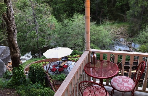 Nevada City Cabin | Creekside Hideaway