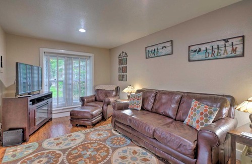 Manitou Springs Historic District House | Creekside Home with Patio, Walk to Manitou Incline!