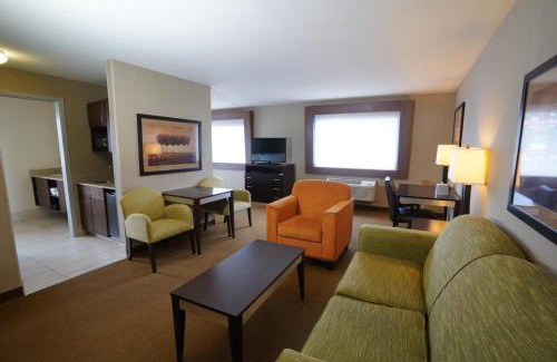 Douglas County Hotel | Creekside Hotel & Suites