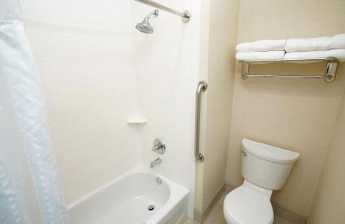 Douglas County Hotel | Creekside Hotel & Suites