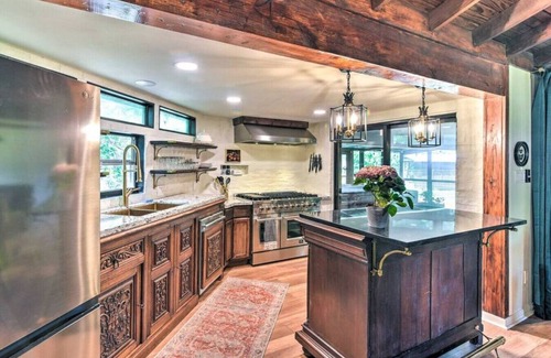 Dickinson House | Creekside house with Hot tub on 1 Acre