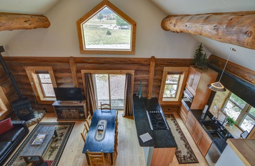 Buena Vista Cabin | Creekside Log Cabin- conveniently located and direct creek access